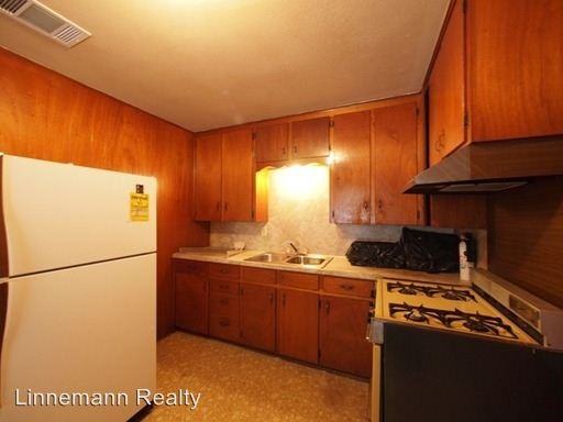 Wolf Street - Photo 3 of 10