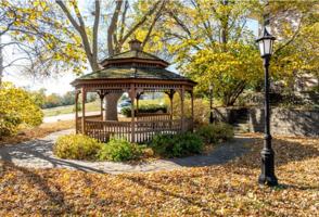 featured image of 1002 4th St Sw