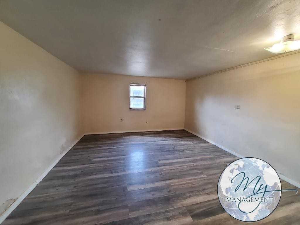 325 7Th Ave S - Photo 2 of 6