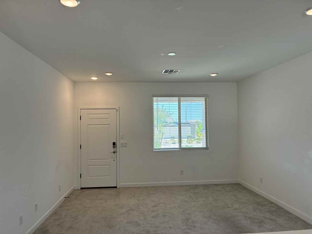 16878 W Diana Ave - Photo 7 of 29