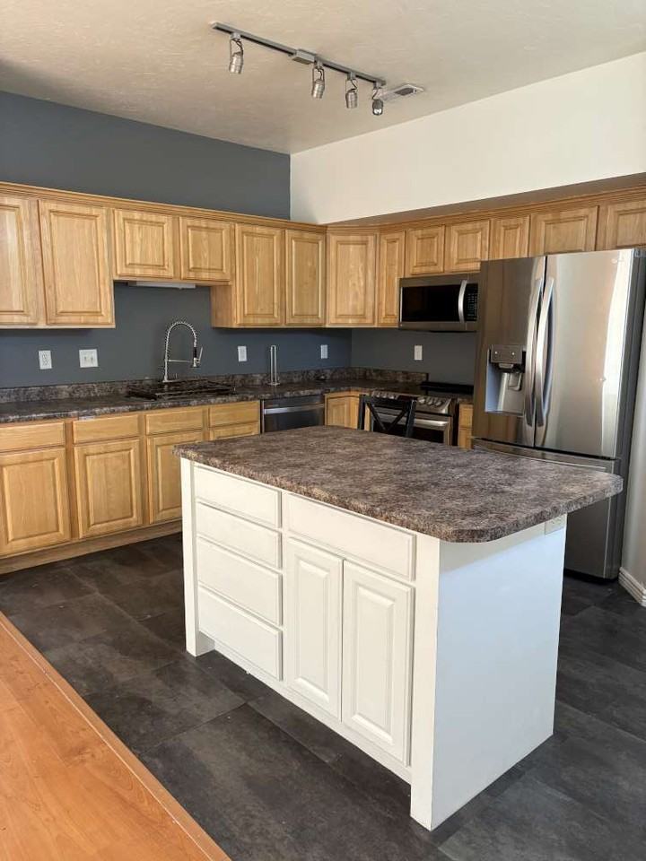 228 Hidden Creek Dr - Photo 2 of 12