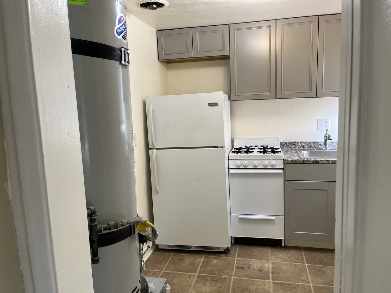 1307 Tijeras Ave Ne - Photo 5 of 11