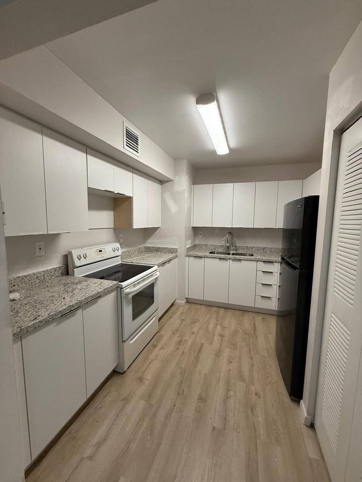11505 Nw 22nd Ave #101 - Photo 3 of 24