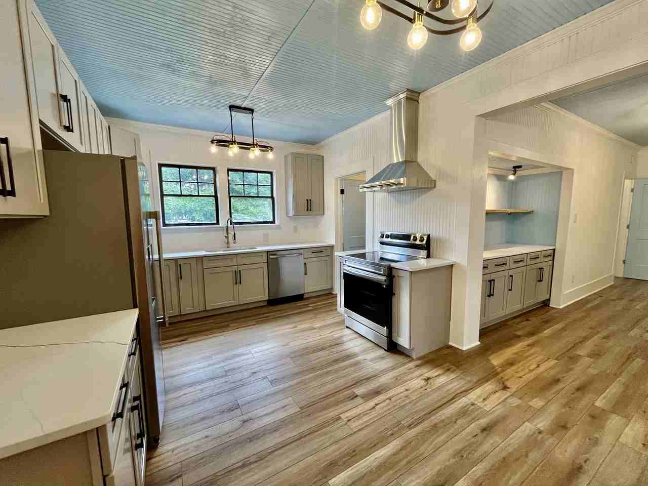 101 Central Ave - Photo 3 of 50