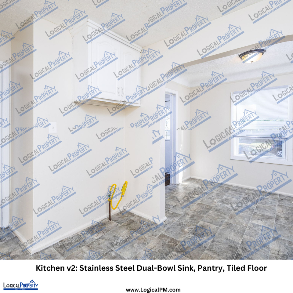 20209 Revere St - Photo 3 of 12