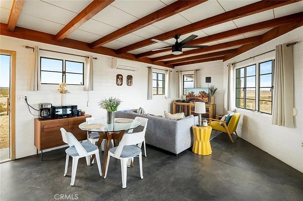 3370 Moonglow Rd - Photo 3 of 8