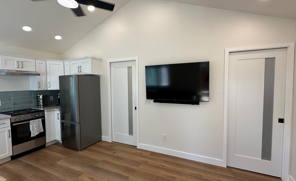 2069 S Garnsey St - Photo 3 of 7