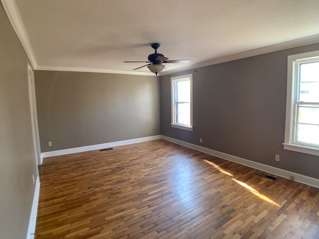 707 Sims Ave - Photo 6 of 8
