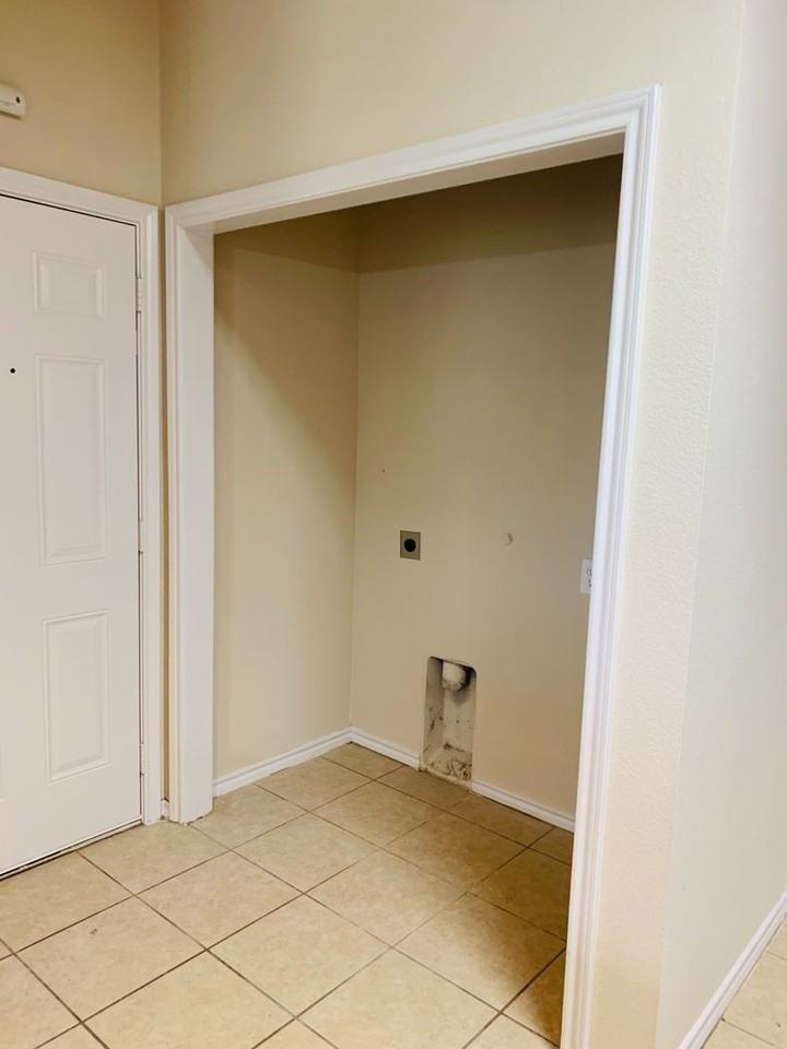 5900 Lovingham Ct - Photo 5 of 39