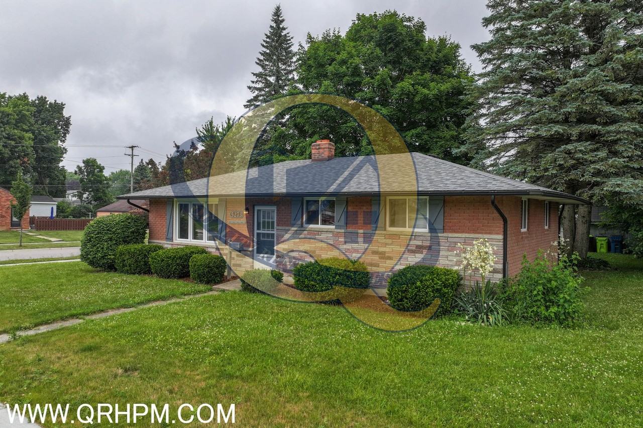 5273 Greenleaf Dr - Photo 3 of 25