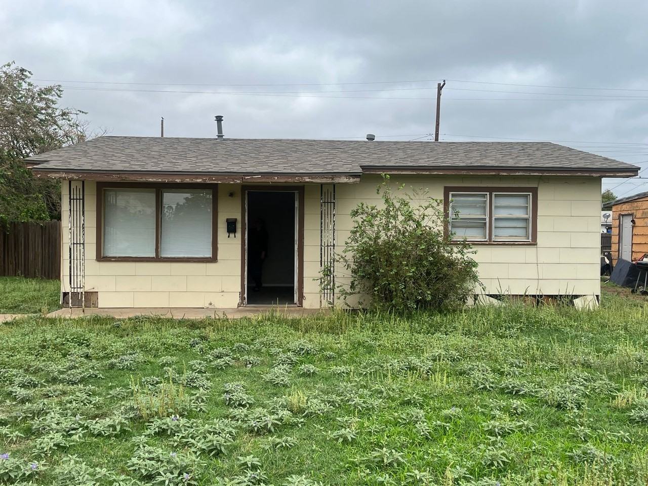 2411 E 30th St - Photo 2 of 8