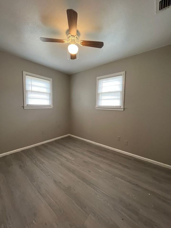 2411 E 30th St - Photo 3 of 8