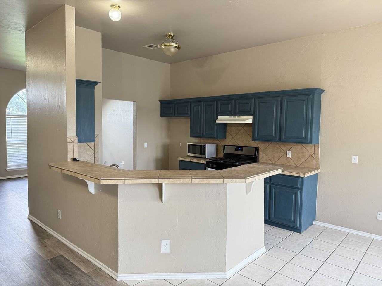 13525 Bell Ave - Photo 2 of 29