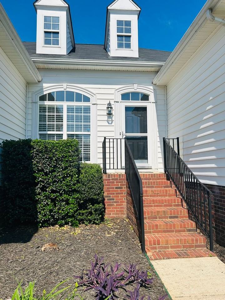 711 Dutchman Ct - Photo 2 of 50