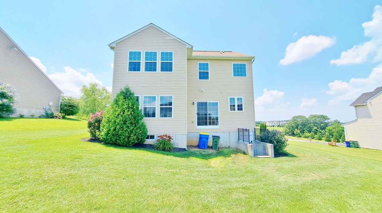 2322 Swiftwater Dr - Photo 4 of 50