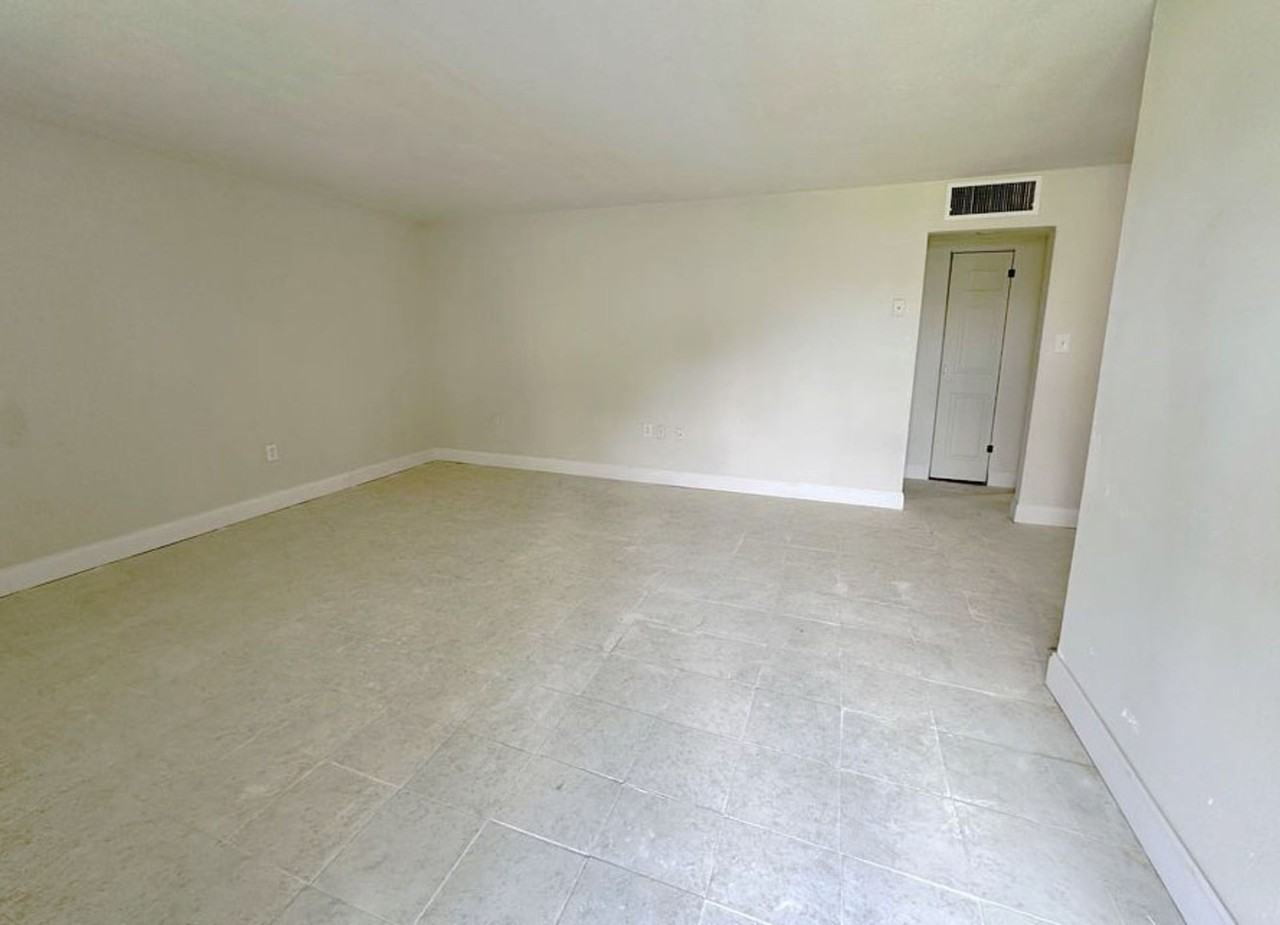 Urban Square Apartments - Photo 5 of 12