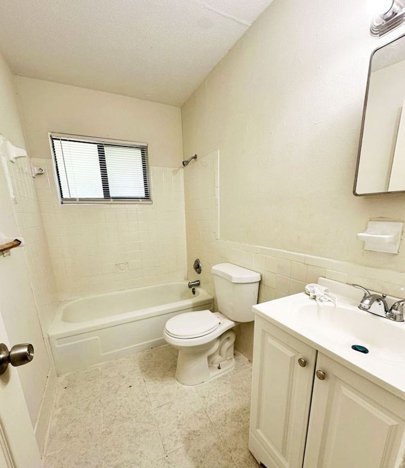 Urban Square Apartments - Photo 7 of 12