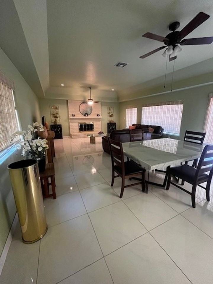 3428 Eastview Ct - Photo 2 of 13