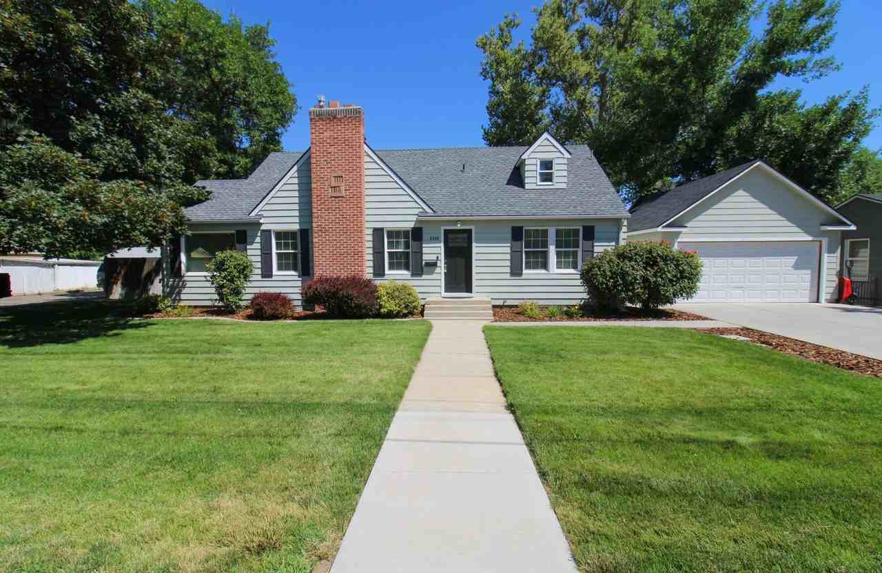 2308 W Kootenai St - Photo 2 of 22