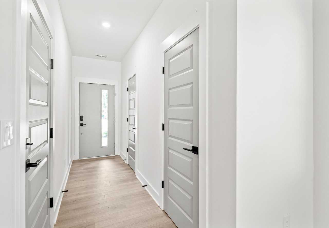2007 Wilson Ave - Photo 4 of 32