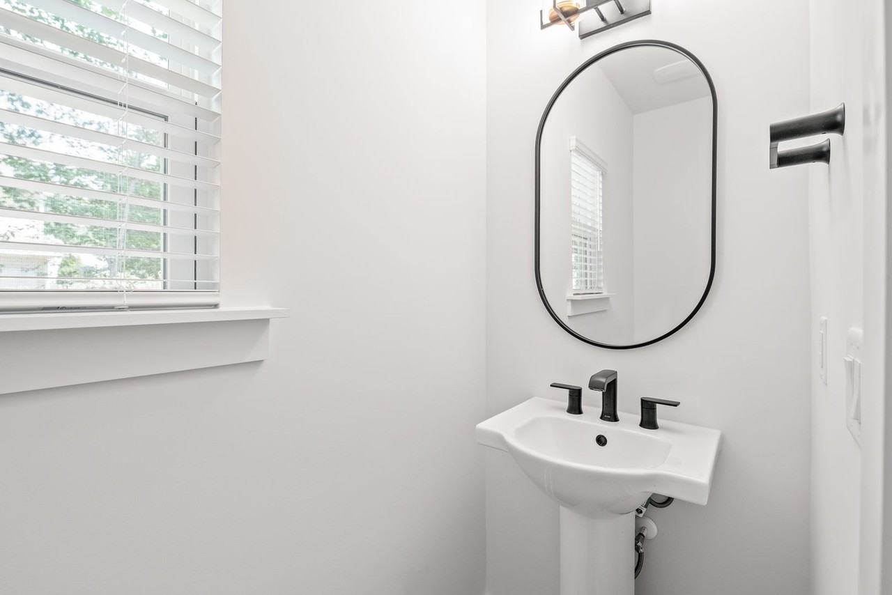 2007 Wilson Ave - Photo 5 of 32