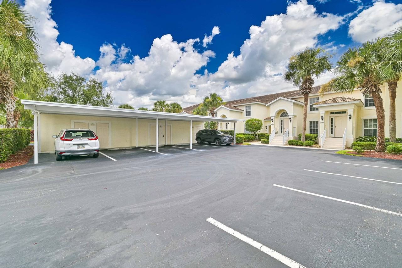 10115 Colonial Country Club Blvd #2104