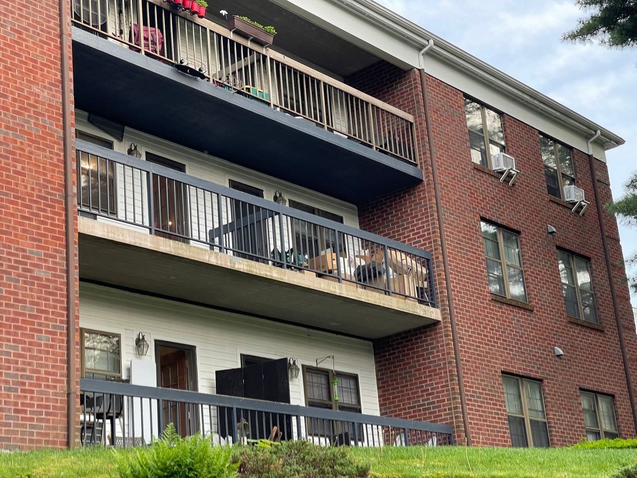 755 Highland Ave - Photo 7 of 10