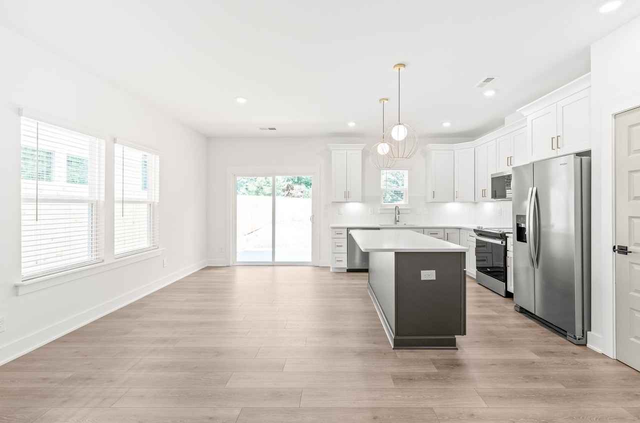 2015 Wilson Ave - Photo 4 of 32