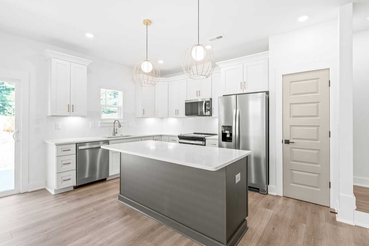 2015 Wilson Ave - Photo 7 of 32