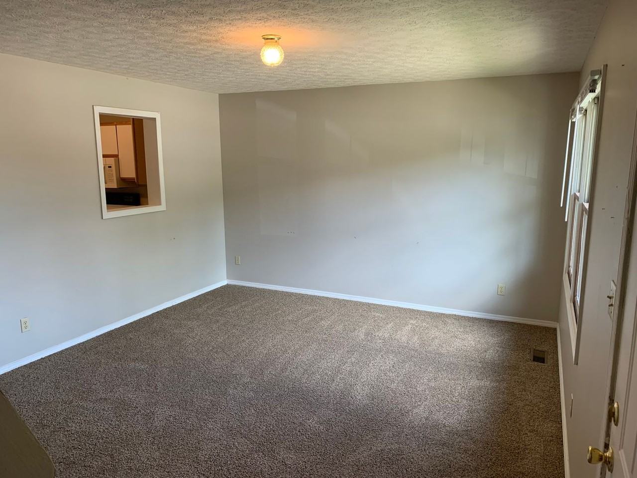 1385 W Allen St #A2 - Photo 3 of 25