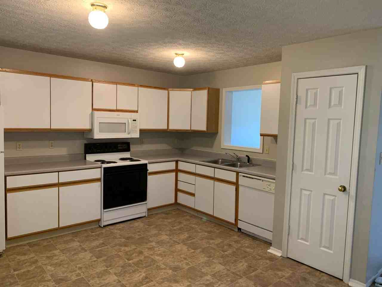 1385 W Allen St #A2 - Photo 7 of 25