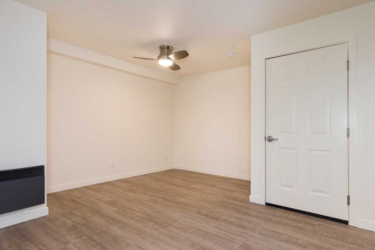 48th Street Apartments - Photo 4 of 31