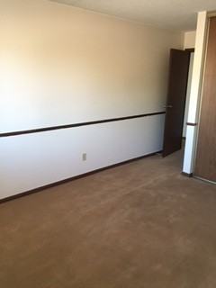 Holiday Manor - Photo 7 of 16