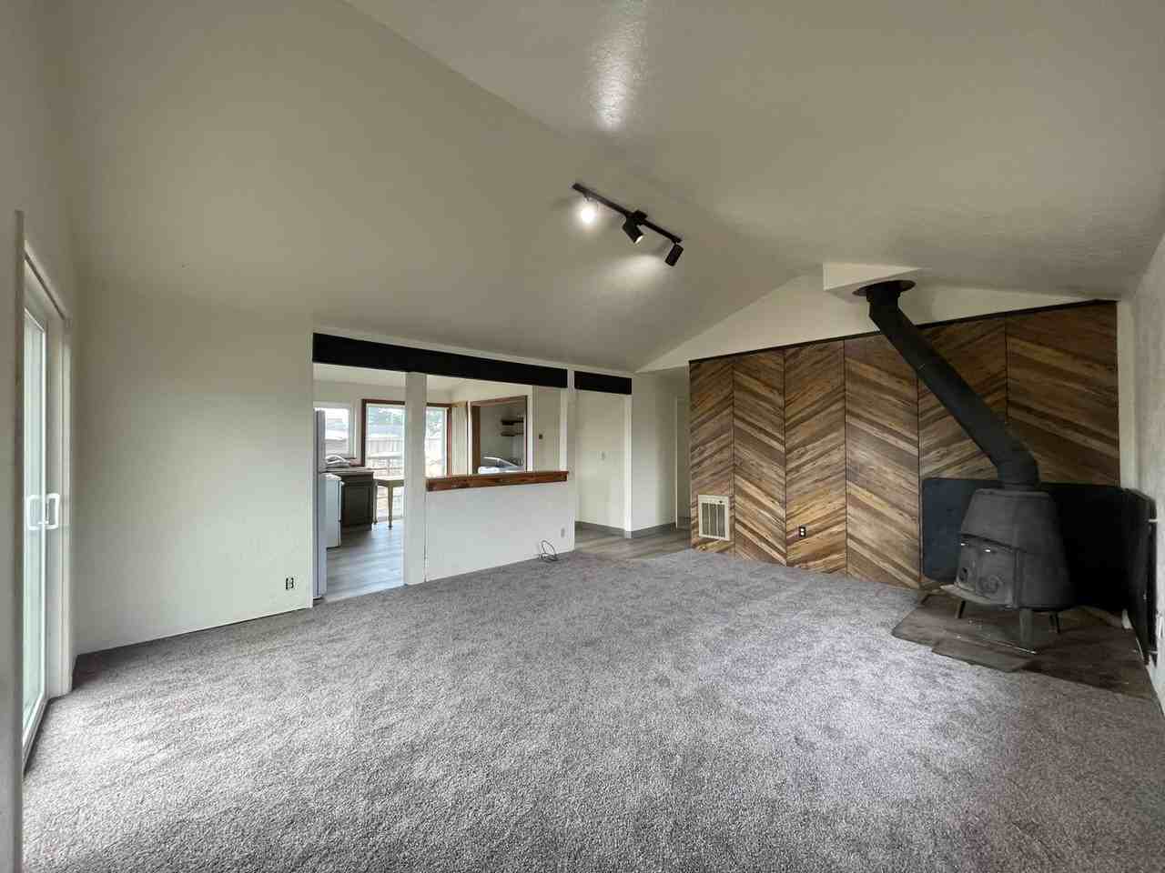 1853 Park St - Photo 3 of 10