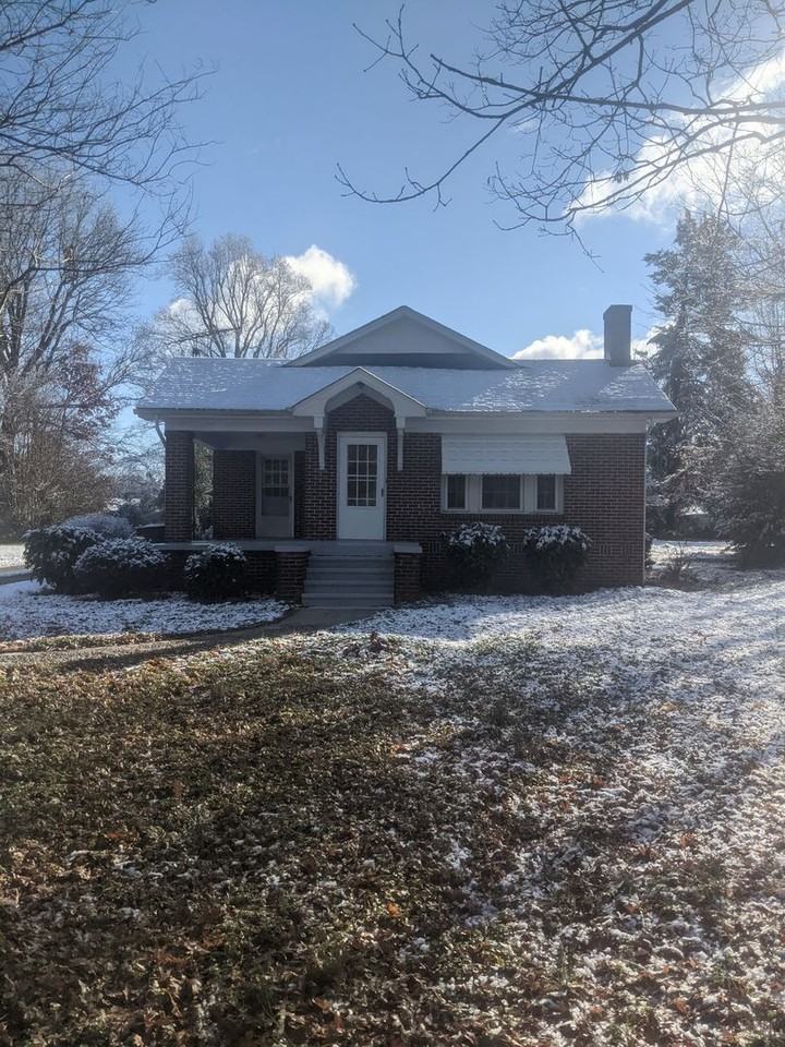 511 Alamance Rd - Photo 2 of 13