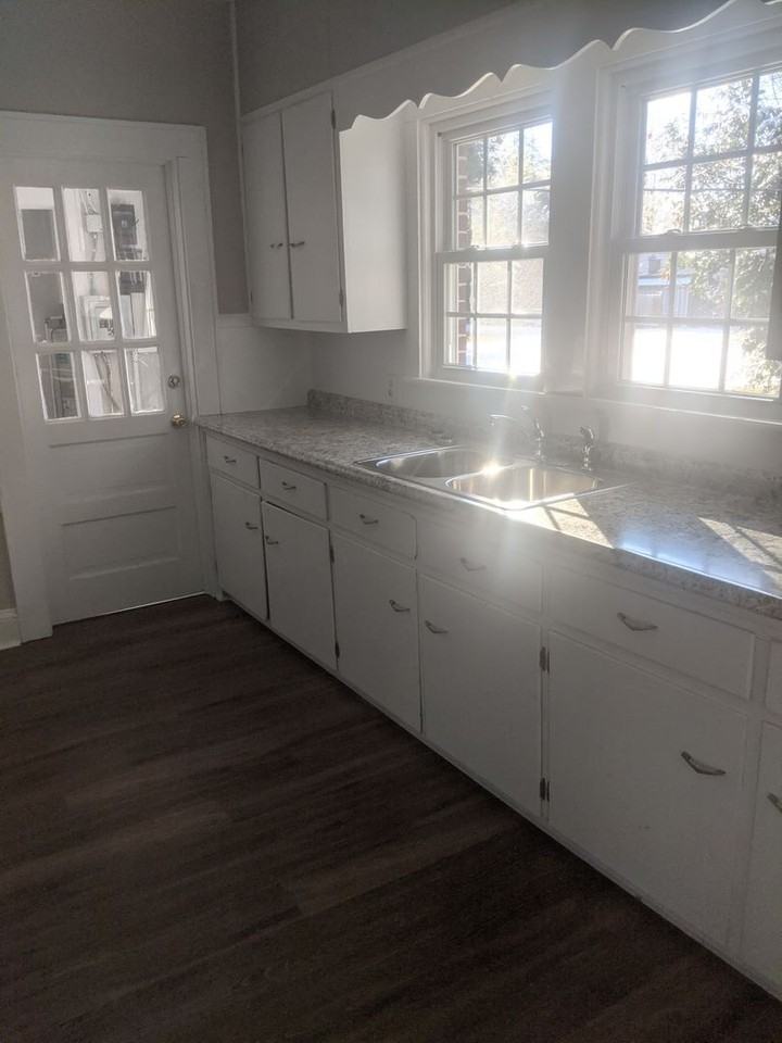 511 Alamance Rd - Photo 5 of 13