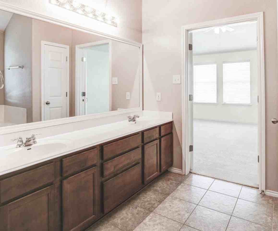 4501 Dennis Ln - Photo 3 of 43