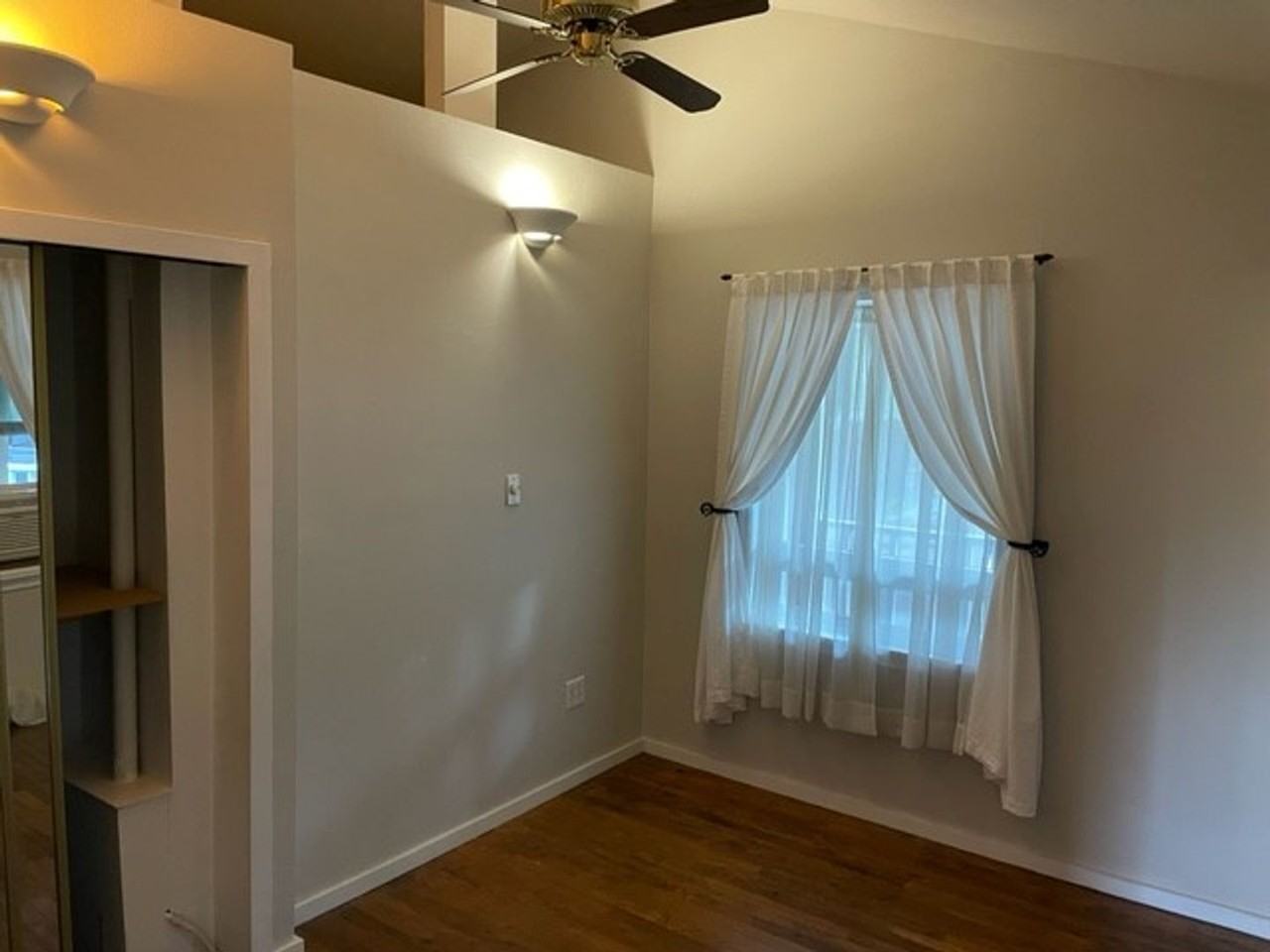 267 Sheridan St #1 - Photo 5 of 9
