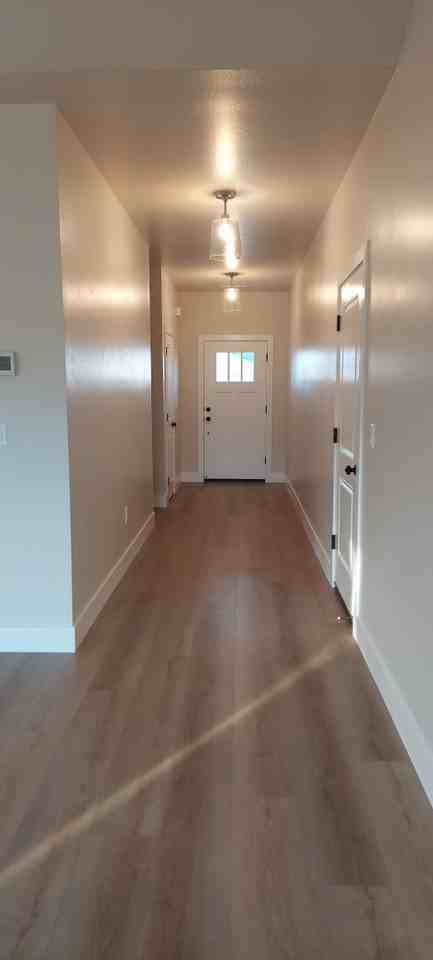 445 Cheney Loop - Photo 2 of 16