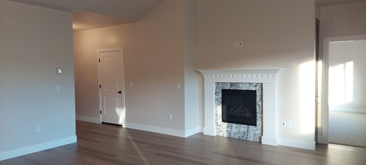445 Cheney Loop - Photo 3 of 16