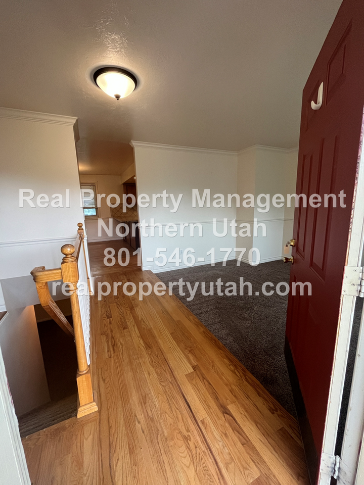 1651 W 1290 N - Photo 3 of 23