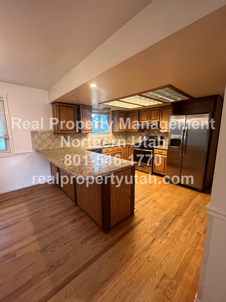1651 W 1290 N - Photo 5 of 23