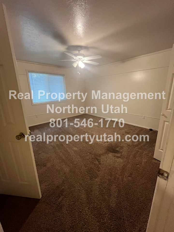 1651 W 1290 N - Photo 7 of 23