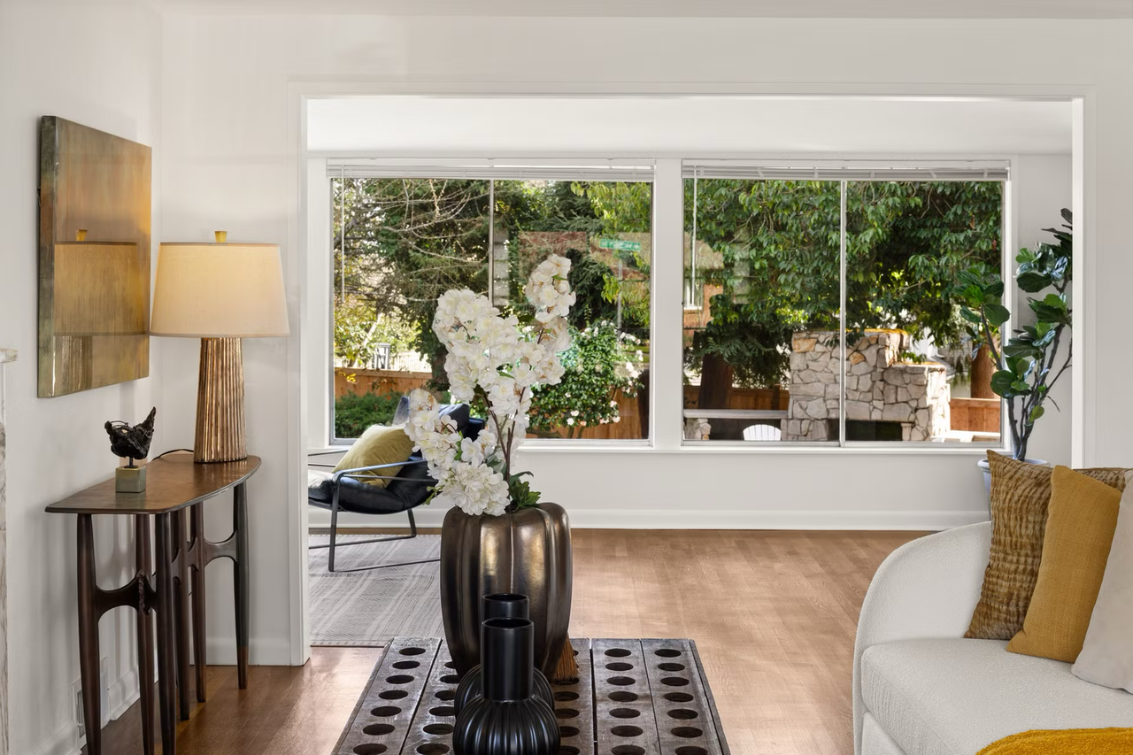 5763 Ne 56th St - Photo 3 of 31