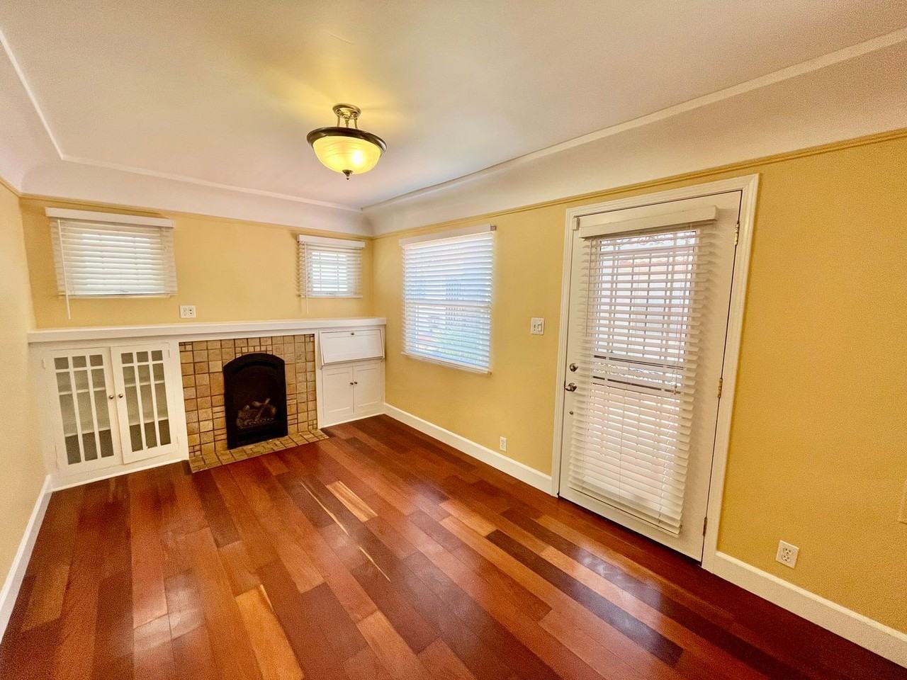 4589 Campus Ave - Photo 2 of 10