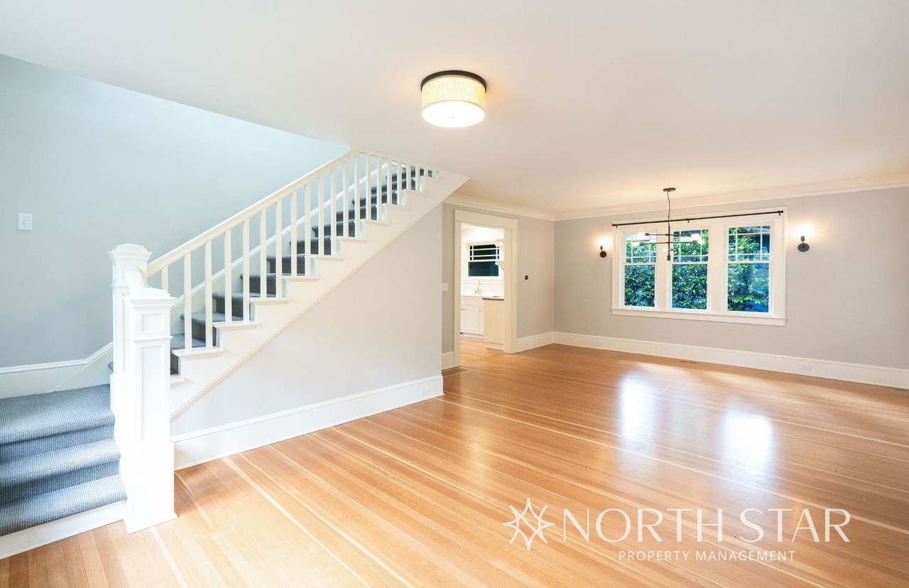 745 4th St - Photo 7 of 34