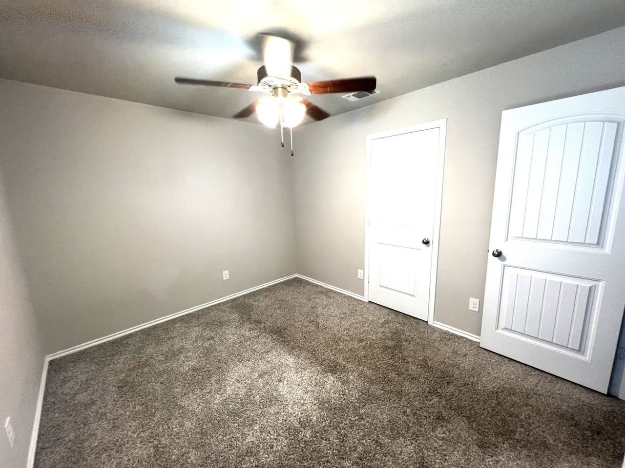 3805 Primrose Ave - Photo 3 of 3