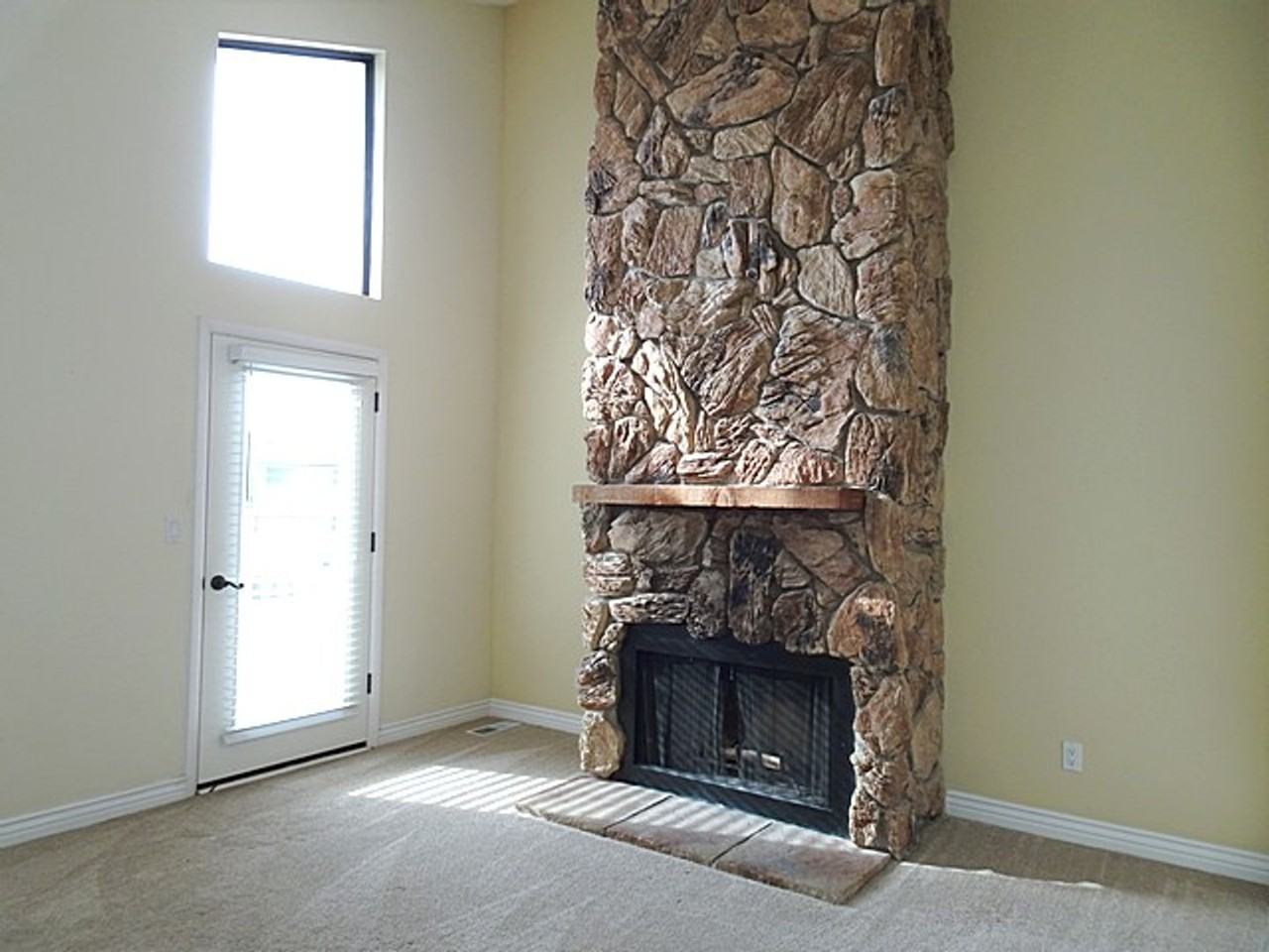 2316 Calumet Cir - Photo 5 of 15