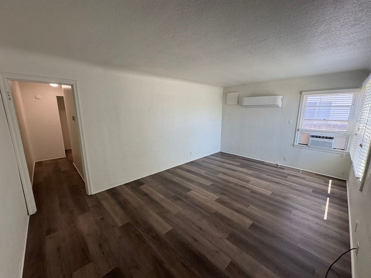 231 S I St - Photo 2 of 18