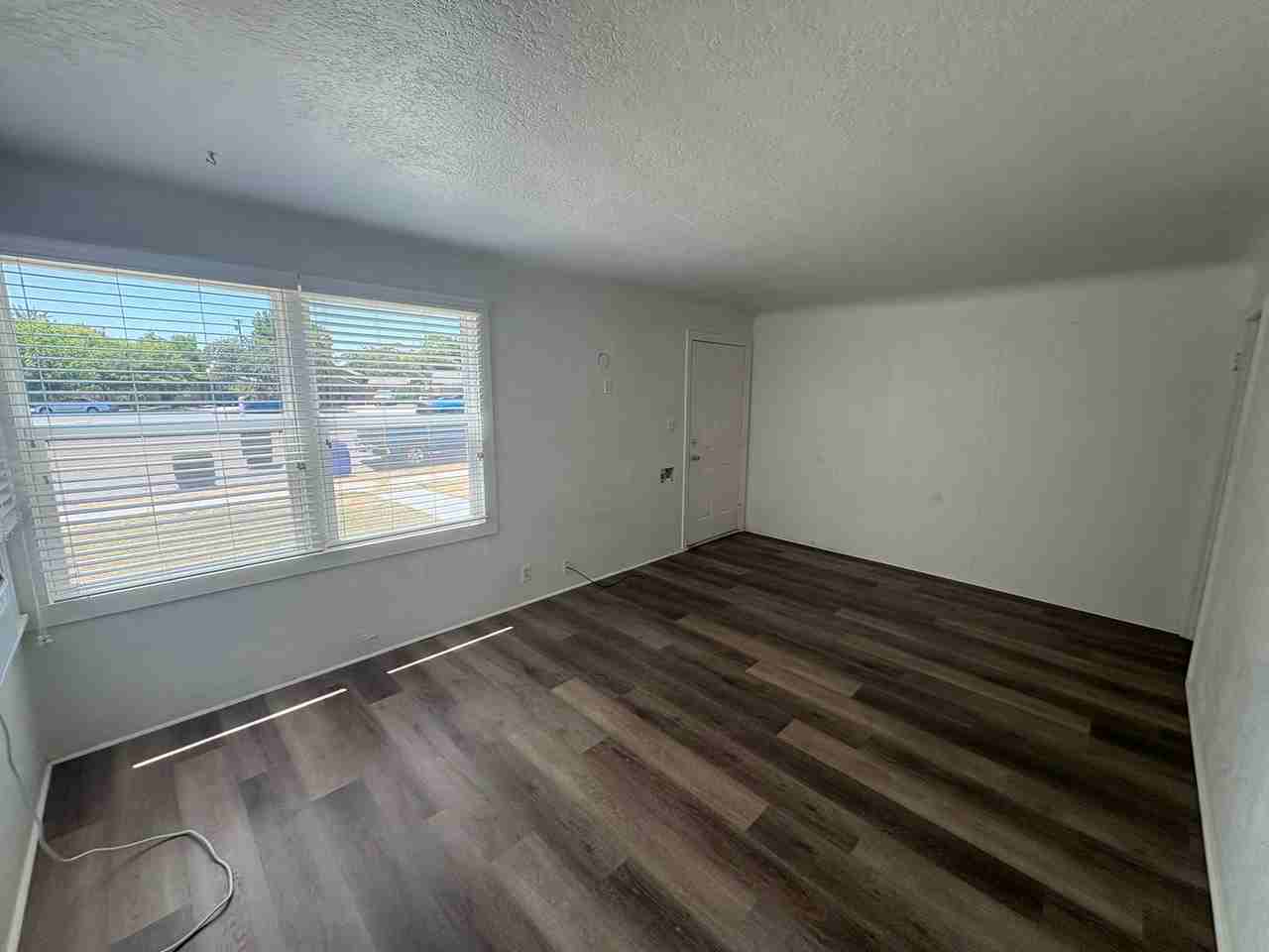 231 S I St - Photo 3 of 18